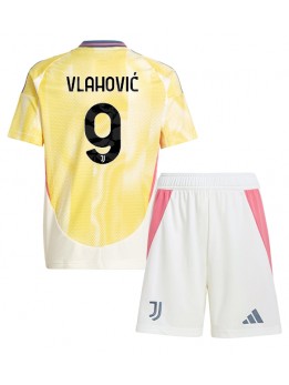 Billige Juventus Dusan Vlahovic #9 Bortedraktsett Barn 2024-25 Kortermet (+ Korte bukser)